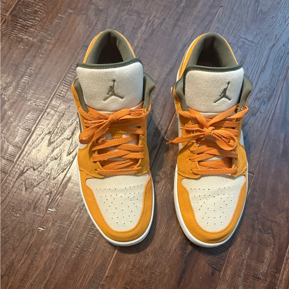 Jordan 1 low. Men's size 13. Color is curry and olive. Great condition